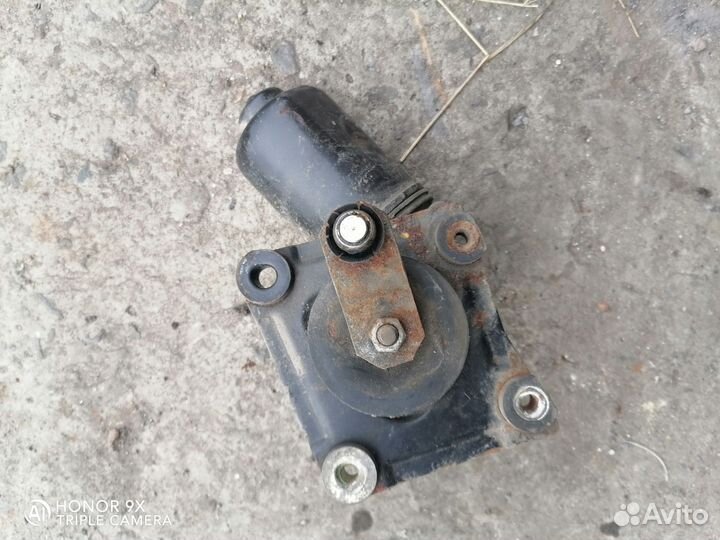 Моторчик дворников Nissan Primera P11