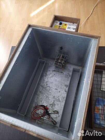 Инкубатор для яиц автоматический Блиц 48*7