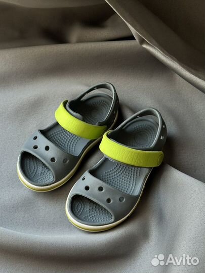 Сандали crocs c8