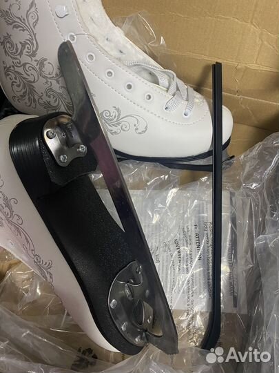 Коньки фигурные женские 40 размер новые