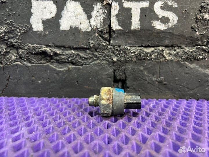 Датчик давления масла Nissan X-Trail NT31-006535