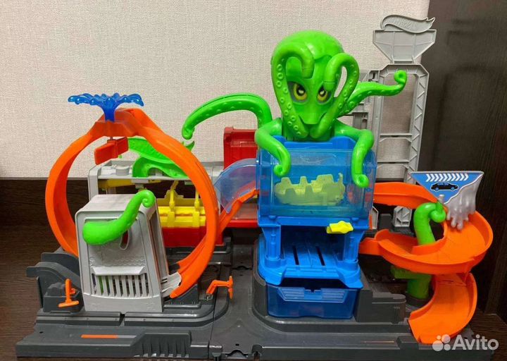 Набор игровой Hot Wheels автомойка с осьминогом