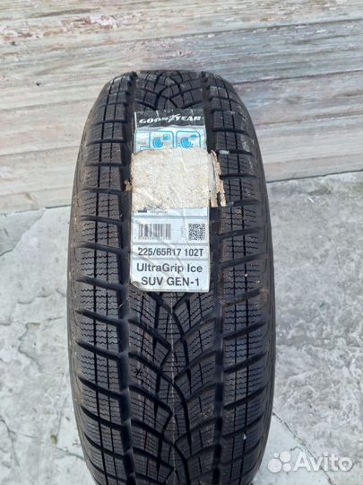 Goodyear UltraGrip Ice 225/65 R17