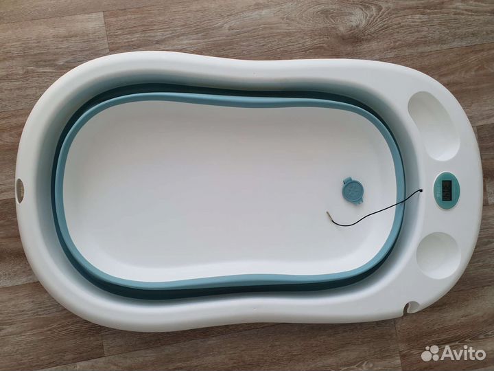 Детская ванночка для купания с термометром