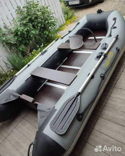 Надувная лодка Адмирал 305