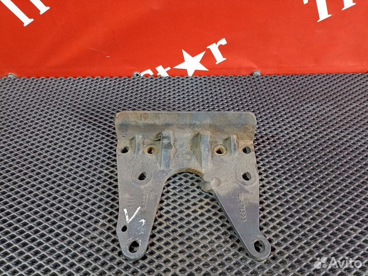 Кронштейн передней пневморессоры