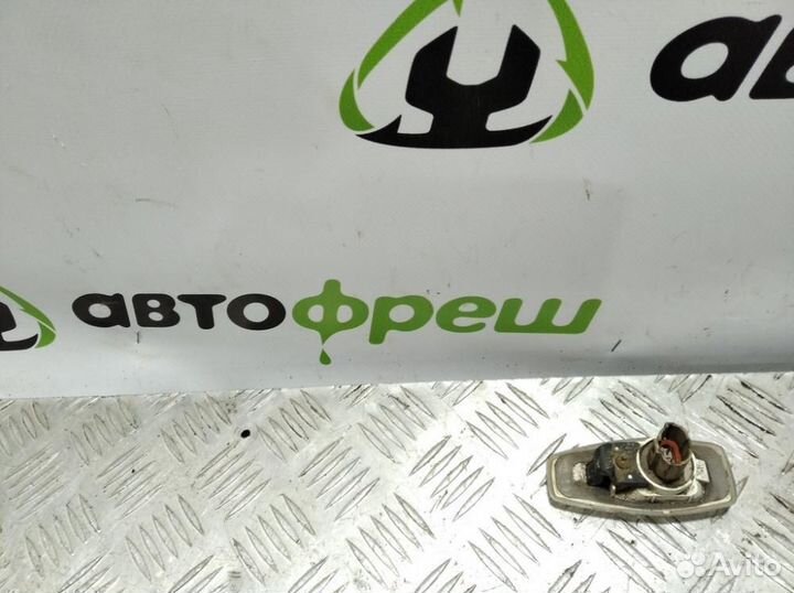 Повторитель в крыло левый Kia Sorento 2003 2009