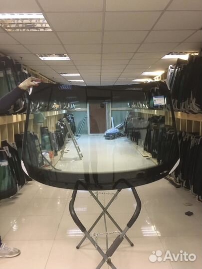 Стекло лобовое Шкода Октавия