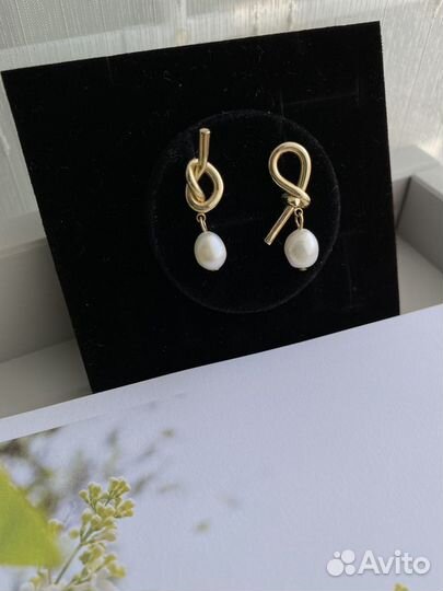 Серьги с жемчугом (бижутерия)