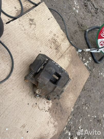 Суппорт передний правый Suzuki Sx4