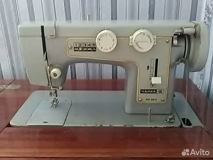 Швейная машина Чайка