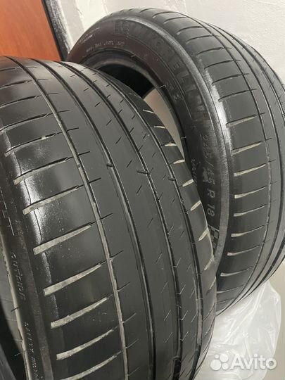 Michelin Pilot Sport 4 245/45 R18 100