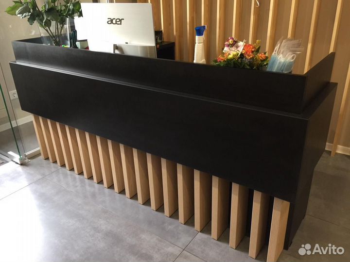 Стойка ресепшн