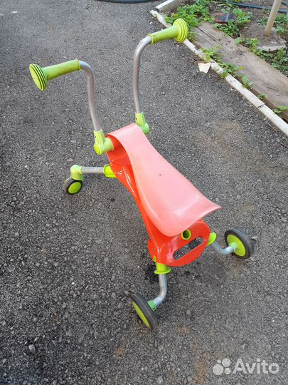 Детский беговел кузнечик