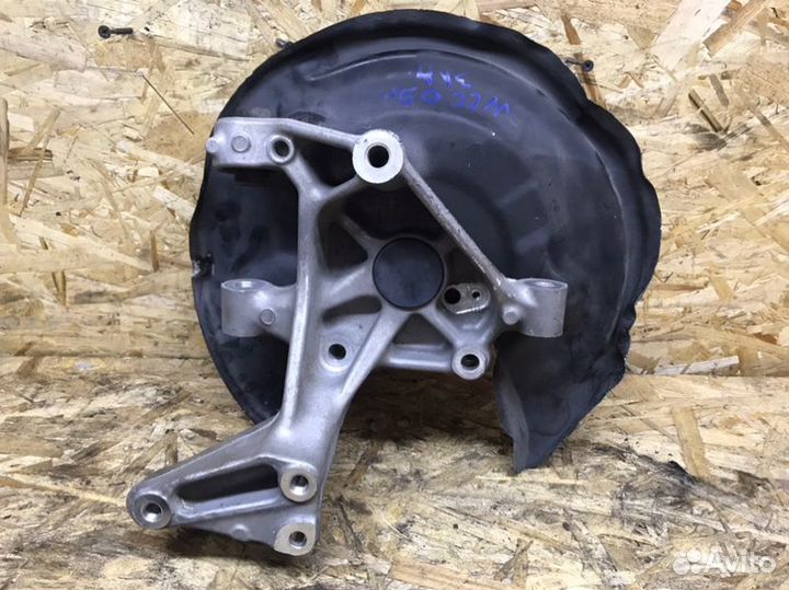 Кулак поворотный задний левый Volkswagen Passat Cc