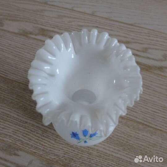 Ваза из молочного стекла, Чехия