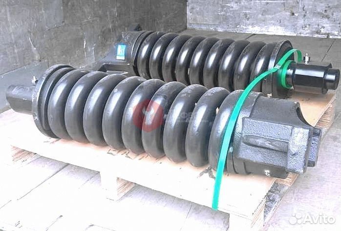 Натяжитель цепи Komatsu PC290NLC-8207-30-68500