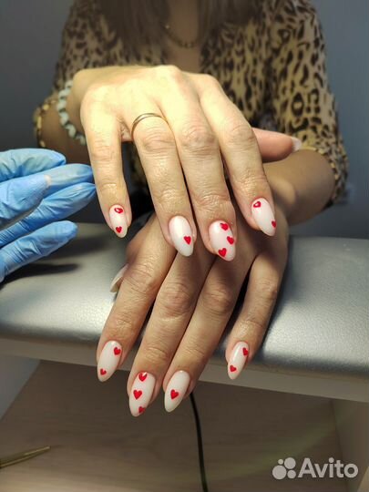 Услуги мастера маникюра и педикюра