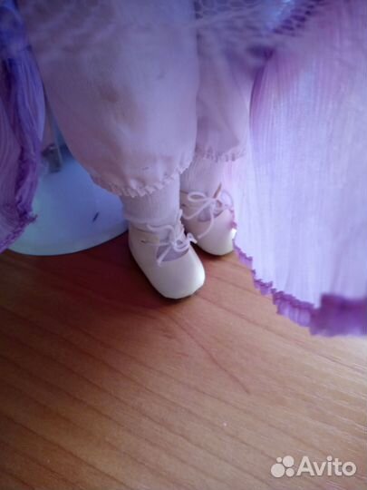 Кукла фарфоровая коллекционная