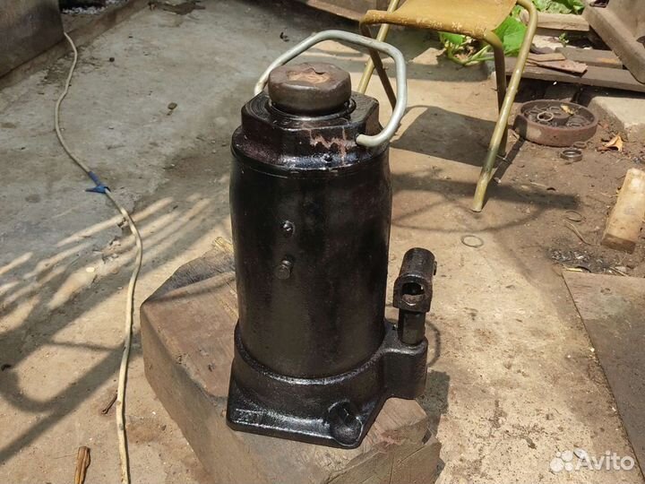 Домкрат 25 т, маз СССР