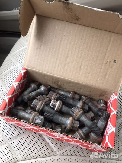 Болты mersedes 222