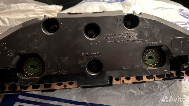 Приборная панель w140