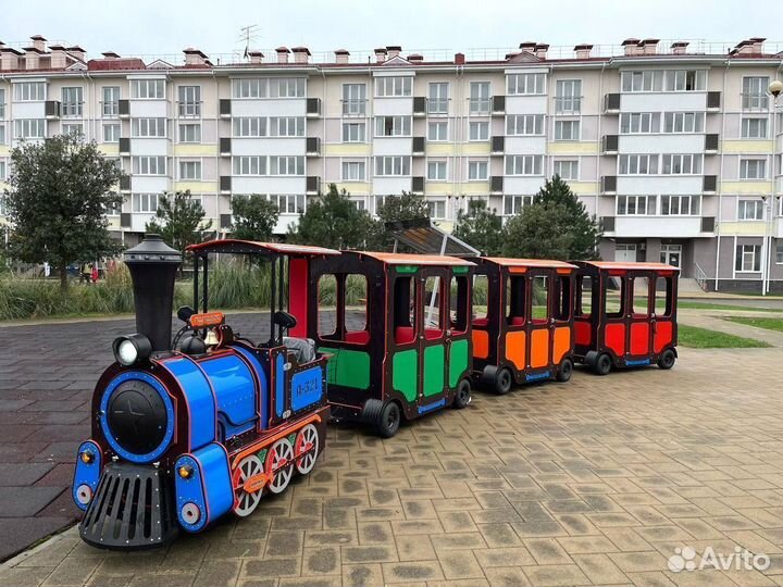 Детский аттракцион паровозик