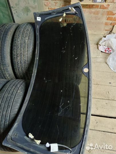 Стекло заднее на Тойота авенсис универсал