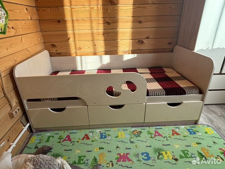 Детская кровать с матрасом 80 180