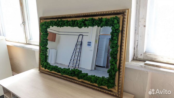 Зеркало с мхом