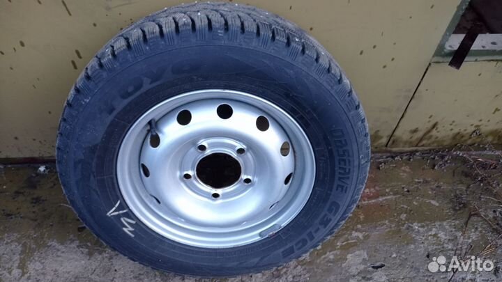 Toyo Observe G3-Ice 205/70 R15