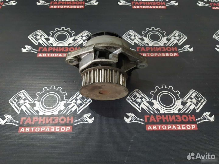 Водяной насос помпа Volkswagen Golf IV