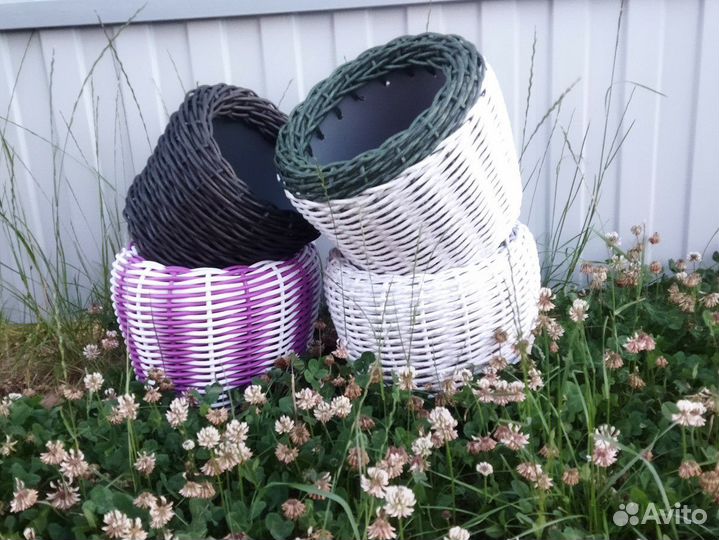 Кашпо из искусственного ротанга
