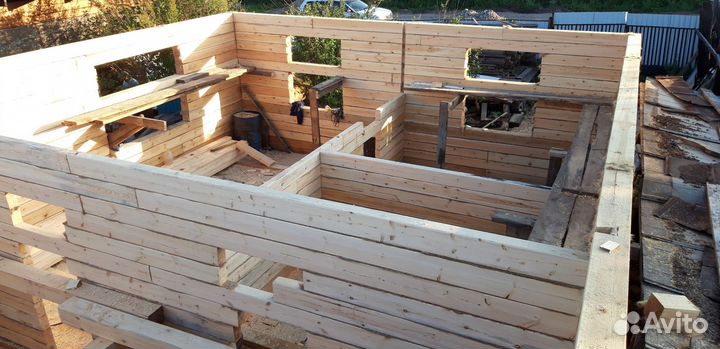 Бригада строителей