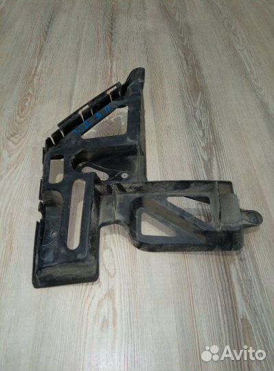 Кронштейн крепление бампера Renault megane 2 Прав