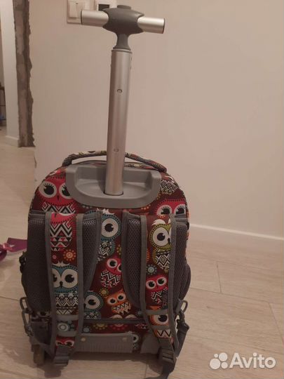 Чемодан, рюкзак на колёсиках