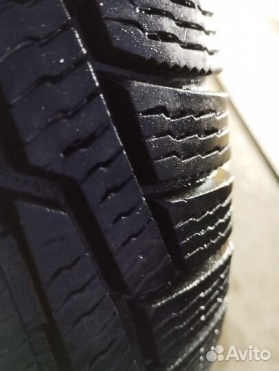 Nokian Tyres Hakkapeliitta Sport Utility 215/60 R17