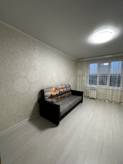 2-к. квартира, 57 м², 6/16 эт.