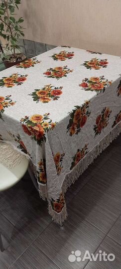 Скатерть с кистями