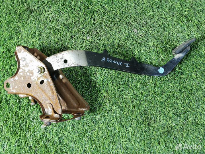 Педаль сцепления Toyota Corolla