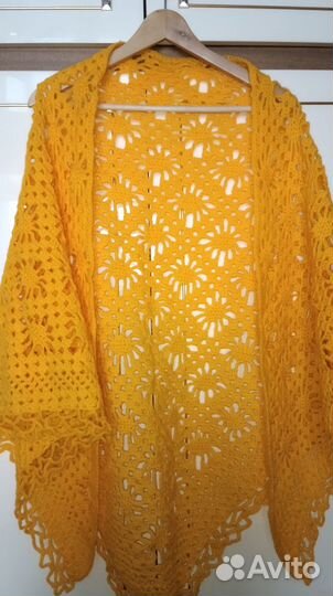 Шаль вязаная крючком новая