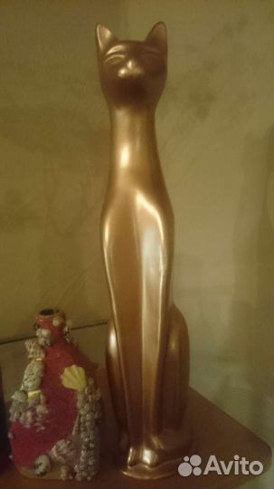 Вазы и статуэтки