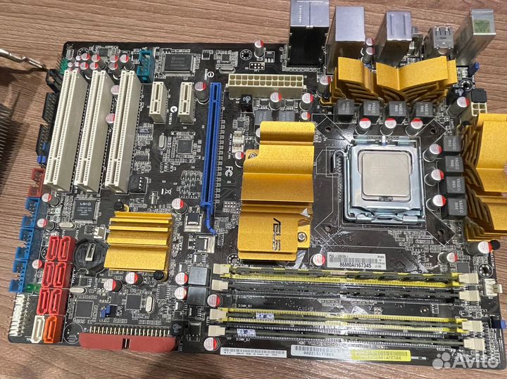 Материнская плата с процессором