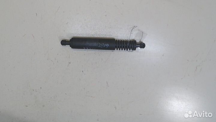 Амортизатор крышки багажника Porsche Cayenne, 2004