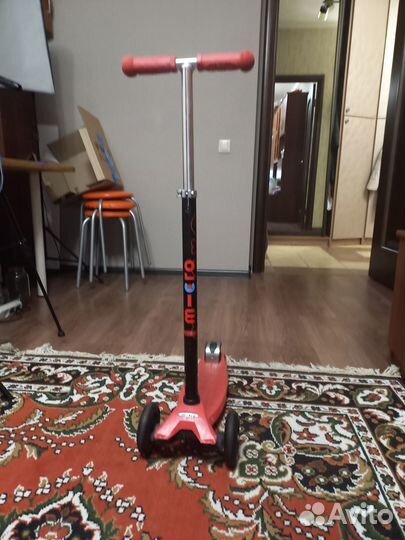 Самокат трехколесный