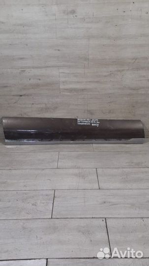 Молдинг двери передний левый Volkswagen Touareg 2