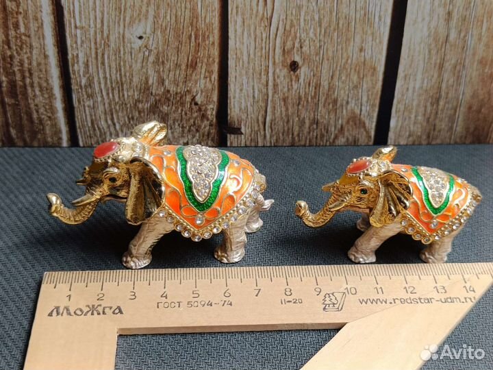 Шкатулки со стразами разные