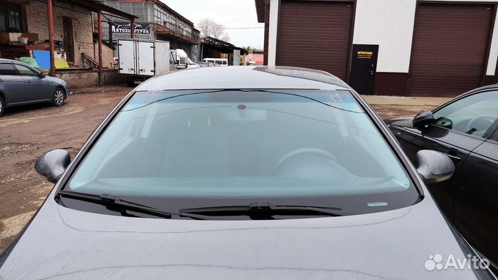 Лобовое стекло VW Passat B6 (2005-2010)