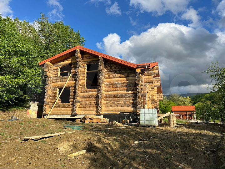 Дом 216 м² на участке 9,9 сот.