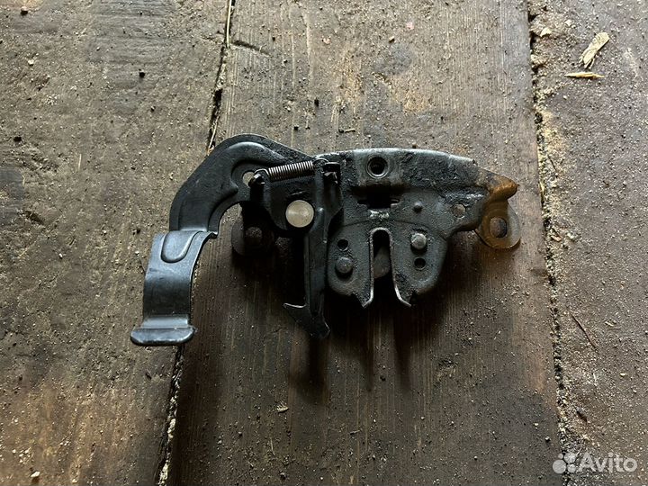 Infiniti fx 35 fx45 замок капота